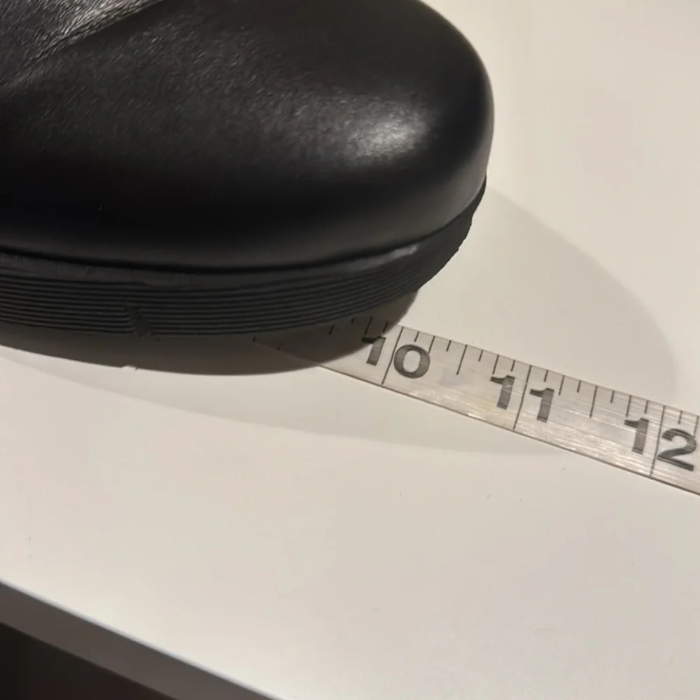 The Flexx black lesson wedge size 8